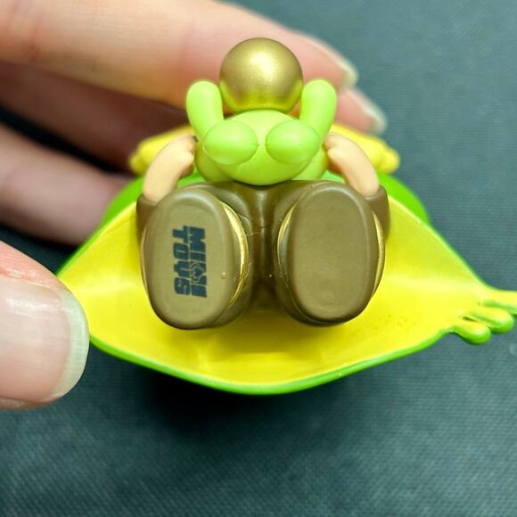 Mini World: Mini Bed Time Story Frog King, Discontinued Blind Box Loose Figure - Picture 6 of 7